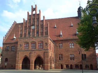 Rathaus in Jüterbog an der Flaeming-Skate