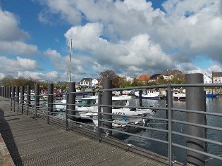 Auf der Hafenpromenade in Eckernförde