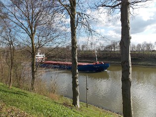 Am Nord-Ostsee-Kanal in Königsförde