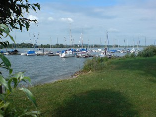 Segelboote auf dem Altmühlsee am Altmühltal-Radweg