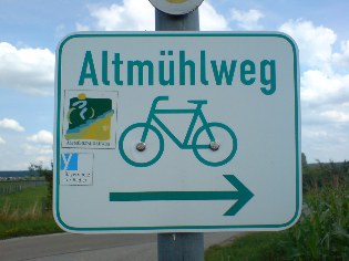 Hinweis am Altmühltal-Radweg