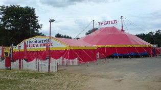 Radweg Berlin - Usedom: Theaterzelt in Heringsdorf