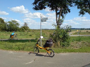 Radweg Berlin - Usedom: Wegweiser unweit von Prenzlau