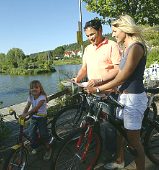 Radler am Bodensee-Radweg