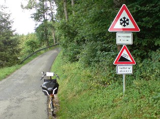 Auf dem Donau-Radweg kurz vor Datthausen