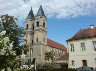 Kirche in Niederalteich am Donau-Radweg