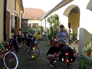 Radlerbauernhof, Langenschönbichl, Donau-Radweg