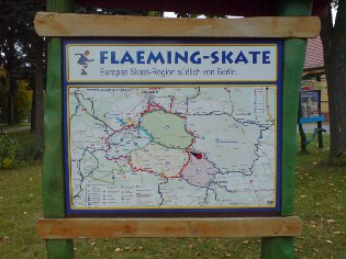 Unterwegs auf der Flaeming-Skate: Übersichtskarte am Wegesrand