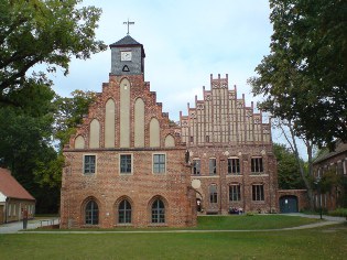 Alte und Neue Abtei in Kloster Zinna