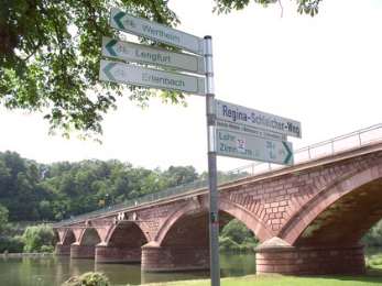 Mainbrücke in Marktheidenfeld, Main-Radweg