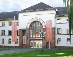 Ledermuseum in Offenbach, Main-Radweg