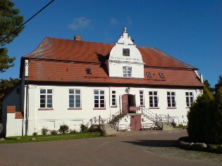 Unterwegs auf dem Ostsee-Radweg in Groß Schoritz auf der Insel Rügen