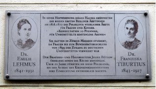 Gedenktafel zu Ehren von Emilie Lehmus und Franziska Tiburtius in Berlin