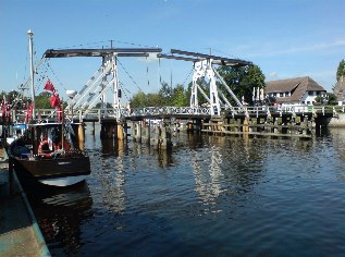 Unterwegs auf dem Ostsee-Radweg: Zugbrücke in Wieck