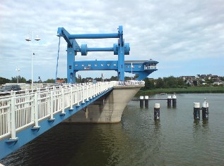 Peenebrücke in Wolgast am Ostsee-Radweg