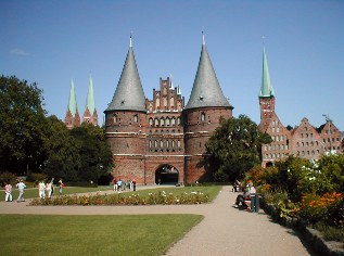 Holstentor in Lübeck, Ostseeküsten-Radweg