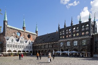 Rathaus in Lübeck, Ostseeküsten-Radweg