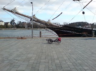 Im Hafen von Eckernförde, Ostseeküsten-Radweg