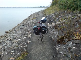 Unterwegs auf dem Ostseeküsten-Radweg: Engstelle bei Ohrfeldhaff