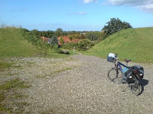 Unterwegs auf dem Ostseeküsten-Radweg: Slawischer Ringwall in Oldenburg